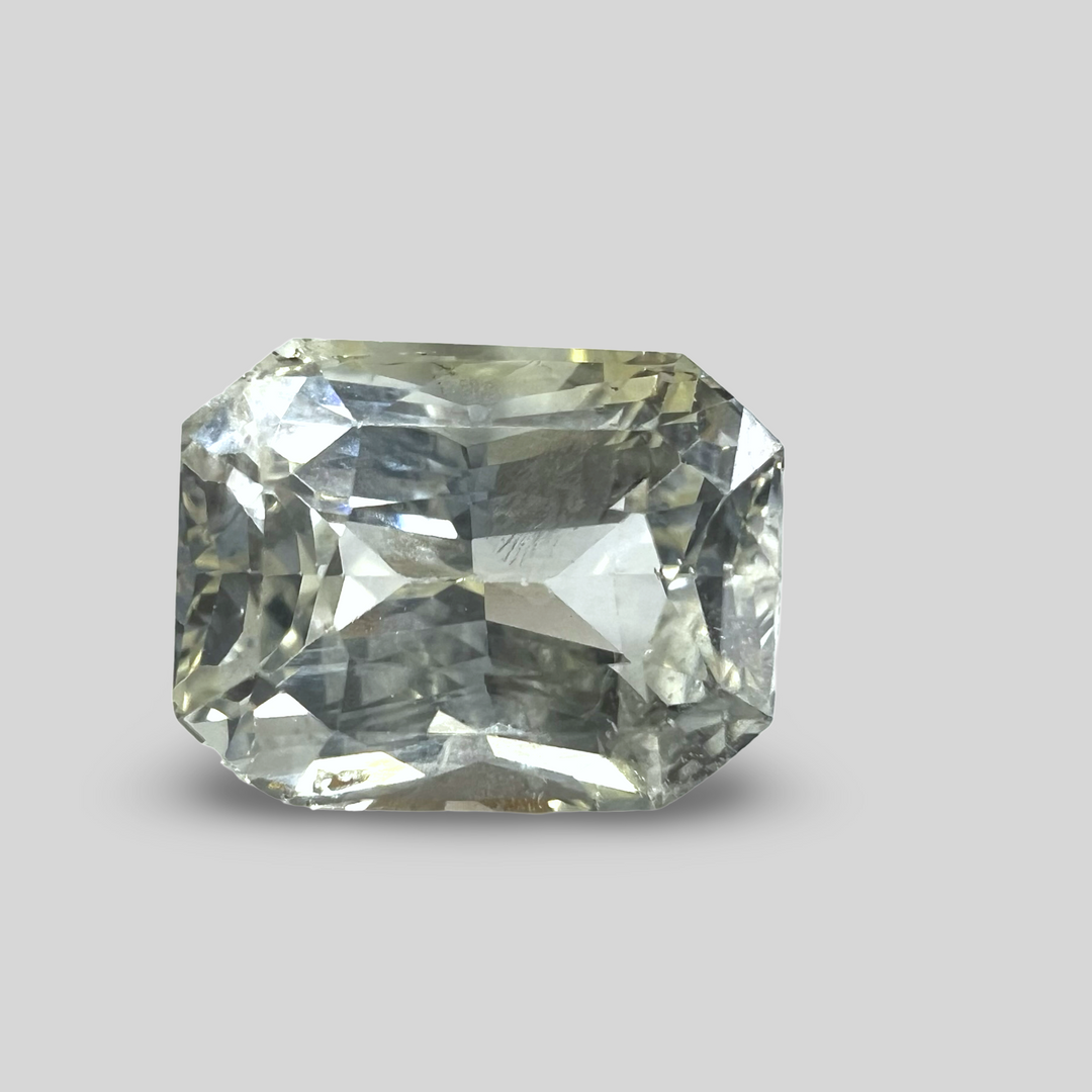 White sapphire (Pukhraj) 8.19cts (60/723)